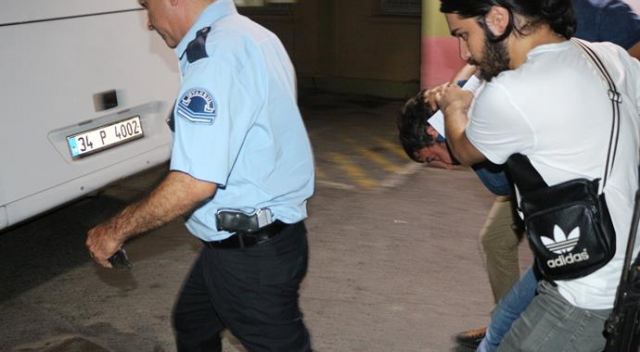İstanbul Fatih&#039;te terör operasyonu: 2 gözaltı