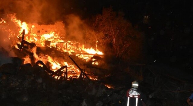 Kızılcahamam&#039;da yangın çıktı: Bir ev kül oldu