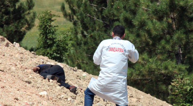 Konya’da yol kenarında başından vurulmuş erkek cesedi bulundu