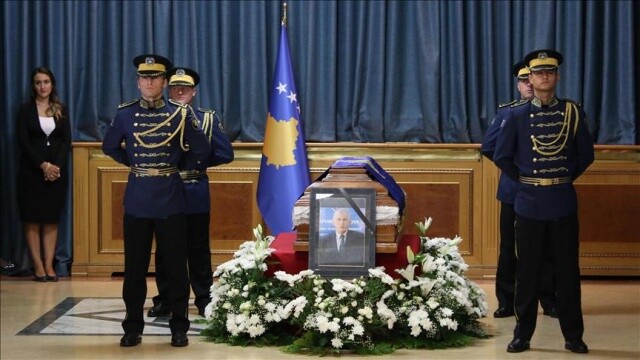 Kosova&#039;nın ilk başbakanı Recepi son yolculuğuna uğurlandı