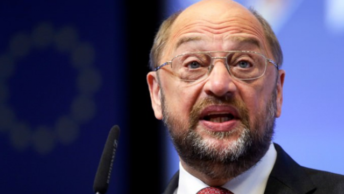 Martin Schulz&#039;tan Türkiye&#039;ye küstah tehdit!