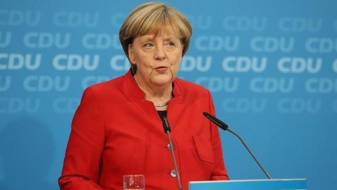 Merkel&#039;den küstah Türkiye çıkışı