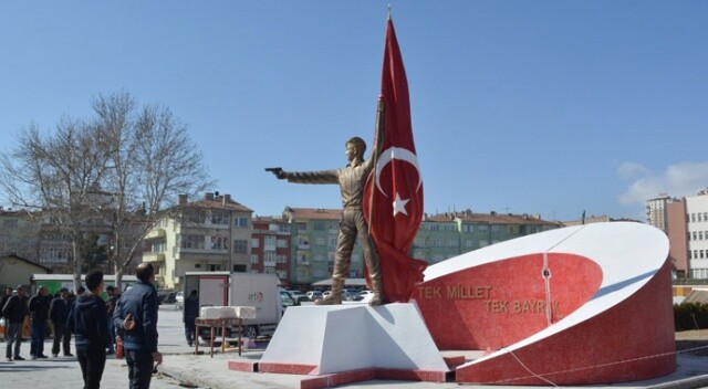 Ömer Halisdemir&#039;in heykeli kaldırıldı!