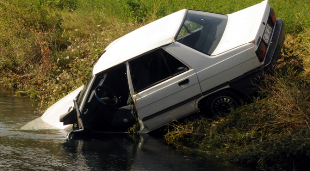 Otomobil sulama kanalına uçtu: 1 ölü