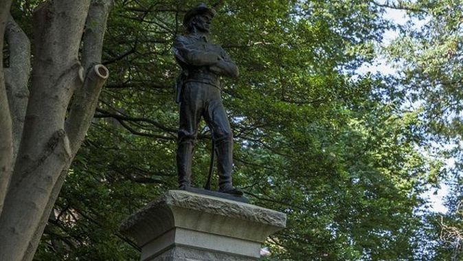Trump&#039;tan Konfederasyon askerlerinin heykellerinin kaldırılmasına tepki