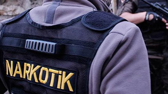 Antalya&#039;da uyuşturucu operasyonunda 4 gözaltı