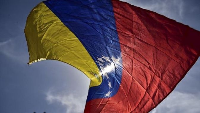 Venezuela&#039;da Kongre üyelerinden kurucu meclis aleyhine karar