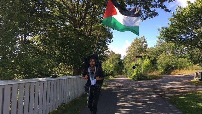 Yahudi aktivist, İsrail zulmüne karşı Filistin&#039;e yürüyor