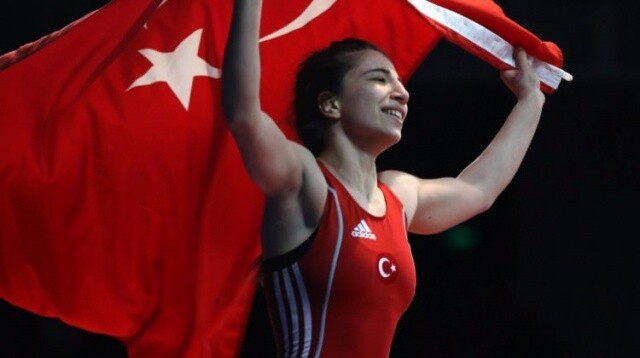 İlk defa bir Türk kadın güreşçi dünya şampiyonu oldu! Gururumuz Yasemin Adar