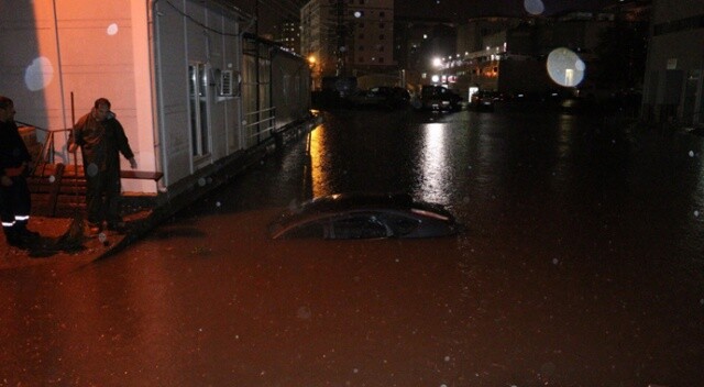 Zonguldak&#039;ta ev ve iş yerlerini su bastı!