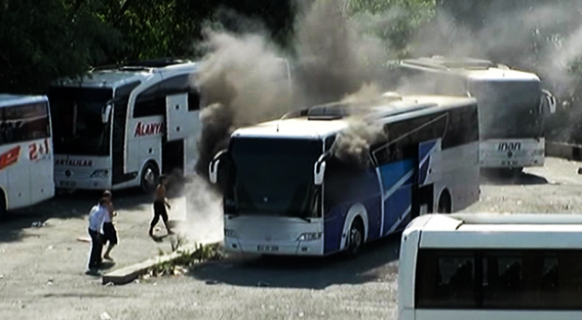 15 Temmuz Demokrasi Otogarı’nda otobüs alev alev