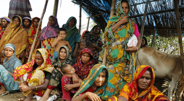 Bangladeş’teki mülteci kampındaki izdihamda 3 Arakanlı hayatını kaybetti