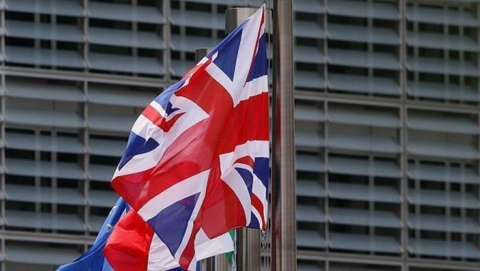 Birleşik Krallık Myanmar&#039;la askerî ilişkiyi askıya aldı