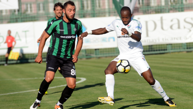 Bursaspor, Sakaryaspor&#039;u 4-1 mağlup etti