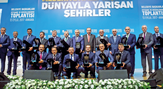 Erdoğan: Heykelimi yapmayın hizmetinizle konuşun