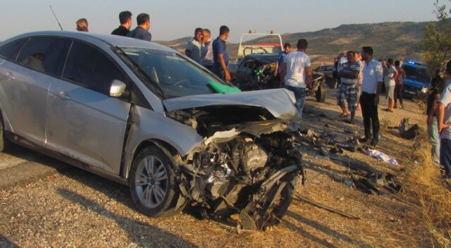 Gaziantep&#039;te arabalar kafa kafaya çarpıştı, ölü ve yaralılar var