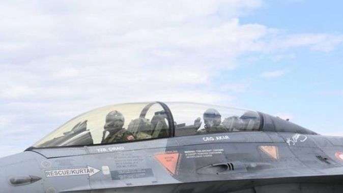 Genelkurmay Başkanı, Eskişehir&#039;de filoları denetlerken F-16 ile uçtu