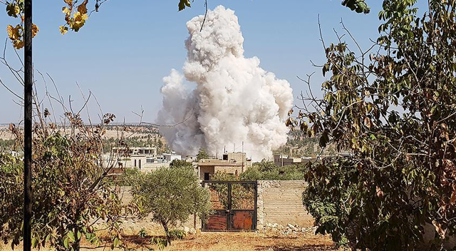 İdlib&#039;teki hava saldırıları şiddetlendi: Savaş uçakları vuruyor
