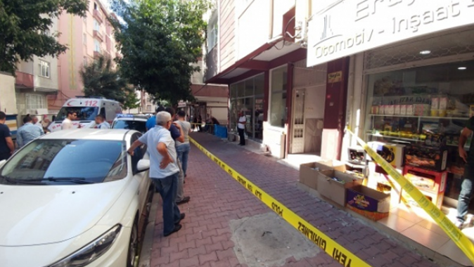 İstanbul&#039;da bayram günü cinayet: Karısını bıçaklayarak öldürdü