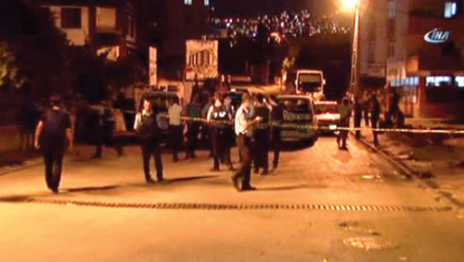 İstanbul&#039;da kahvehaneye silahlı saldırı: 1 ölü 2 yaralı