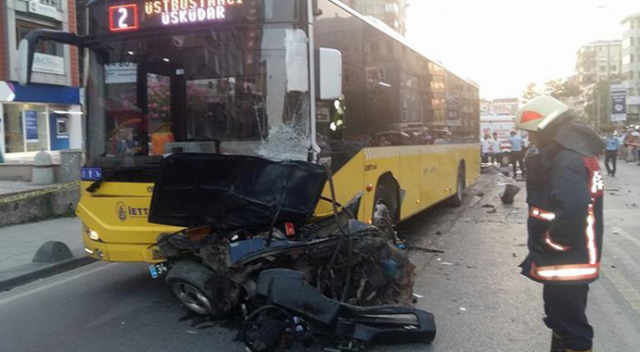 Kadıköy&#039;de feci kaza: Ölü ve yaralılar var
