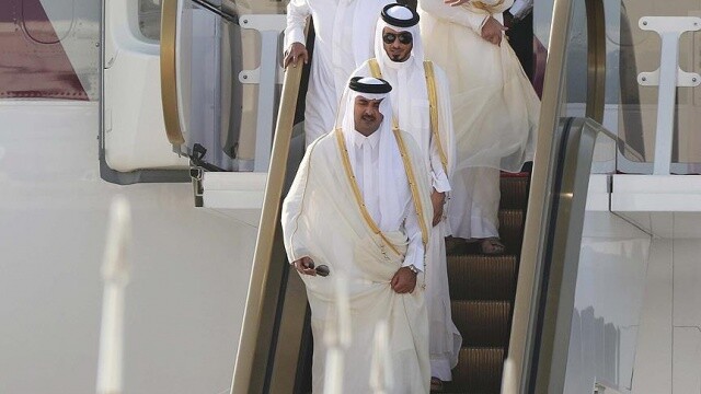 Katar Emiri, Doha&#039;da coşkuyla karşılandı