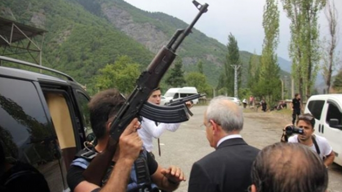 Kılıçdaroğlu&#039;nun konvoyuna saldıran terörist öldürüldü