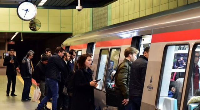 Metro ve Marmaray seferleri 01.00&#039;e kadar uzatıldı