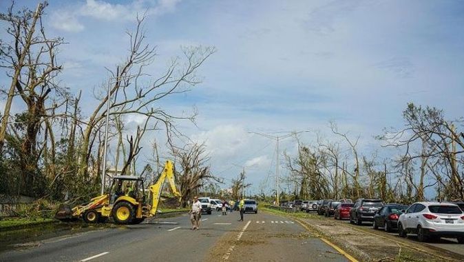 Porto Riko&#039;yu ekonomik krizin ardından kasırgalar vurdu