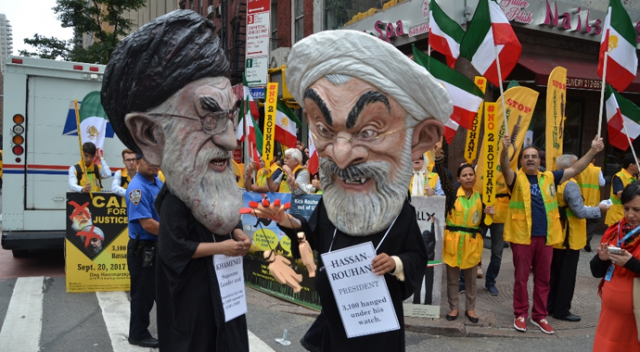 Ruhani ABD’de protesto edildi