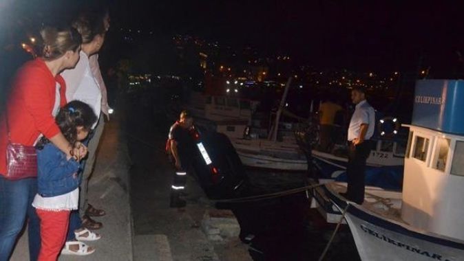 Sinop&#039;ta otomobil denize uçtu