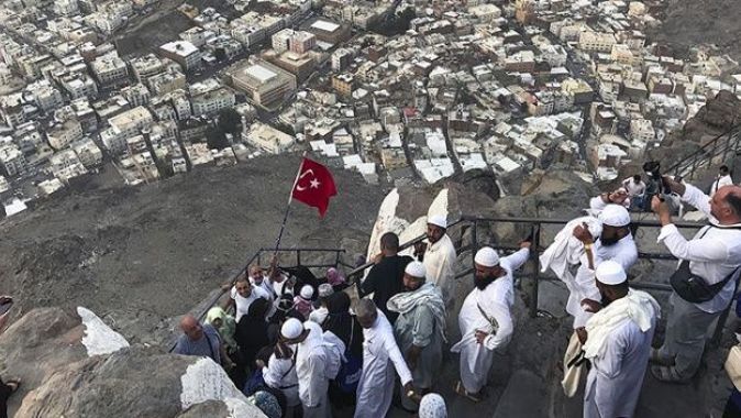 Türk hacılar 94 bin 500 hac kurbanı kestirdi