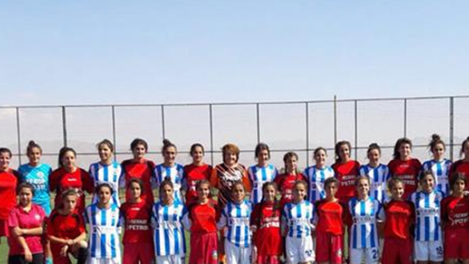 Yüksekova&#039;nın ilk kadın futbol takımı kuruldu