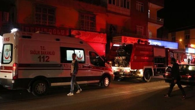 Adana&#039;da çatıdan düşen genç kız ağır yaralandı