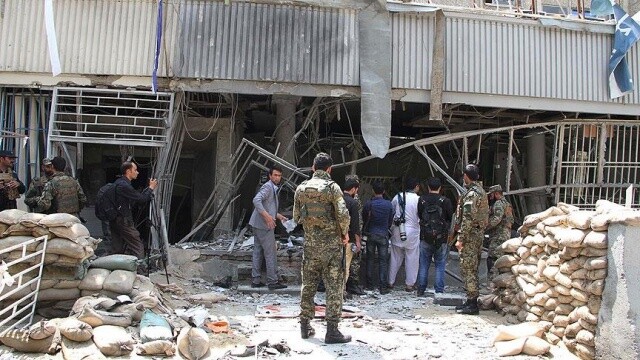Afganistan&#039;da askerî kampa intihar saldırısı: 43 asker öldü