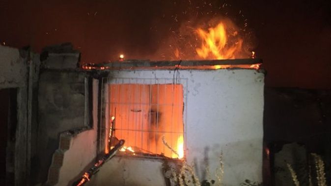 Bakırköy’de gecekondu yangını