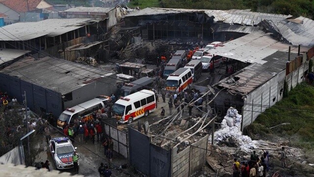Endonezya&#039;da fabrikada patlama: 27 ölü