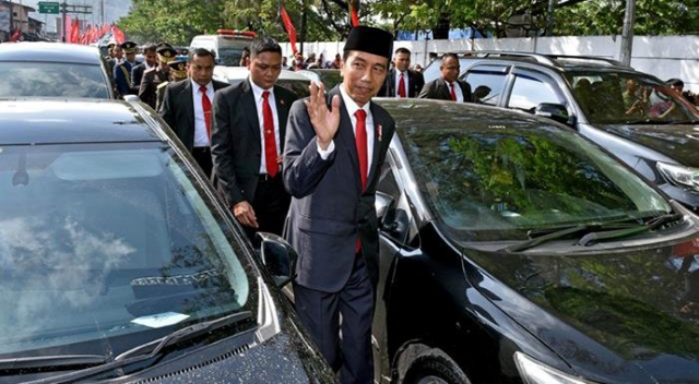 Endonezya Devlet Başkanı Joko Widodo&#039;ya trafik şoku!