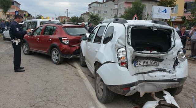 Fatsa’da zincirleme trafik kazası, çok sayıda yaralı var