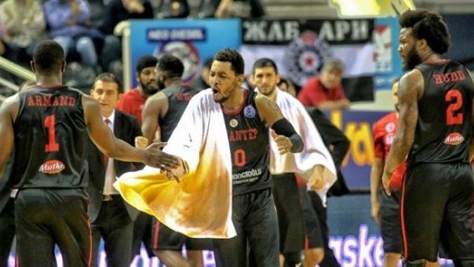 Gaziantep Basketbol, PAOK&#039;u devirdi