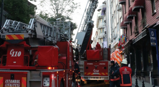 Gülhane&#039;de bir otelde yangın
