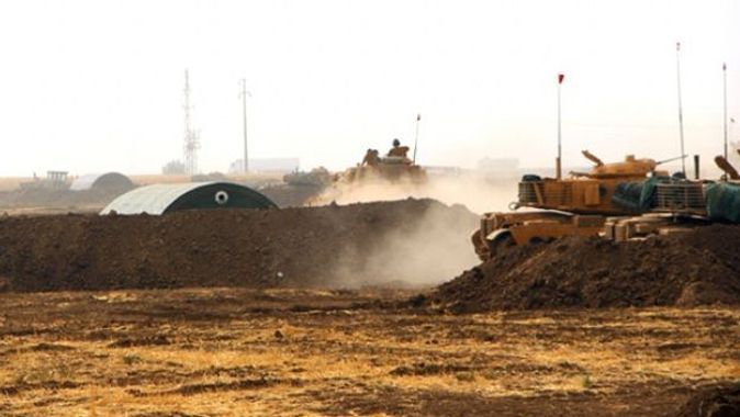 Sınır kapısı Irak&#039;a devredildi, askerler tatbikat alanına döndü