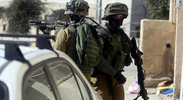 İsrail askerlerinden Kudüs&#039;teki mülteci kampına baskın