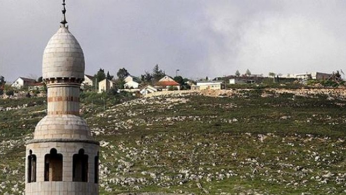 İsrail, Filistin&#039;in bir köyünde ezanı yasakladı!