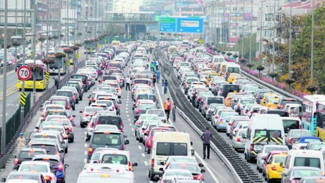 İstanbul&#039;da bazı yollar trafiğe kapatılacak