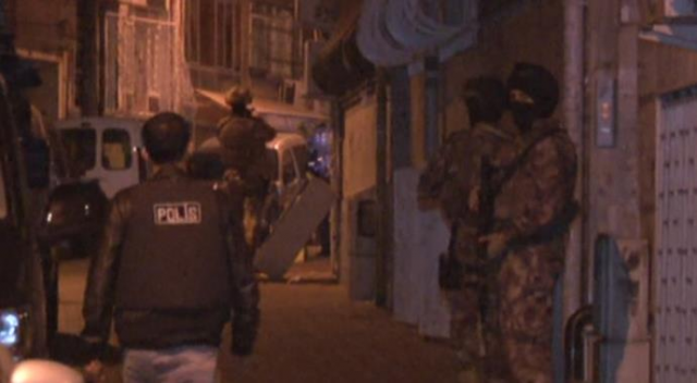 İstanbul&#039;da DEAŞ operasyonu! Gözaltılar var
