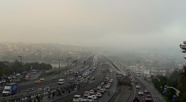 İstanbul&#039;da sis manzarası hayran bıraktı