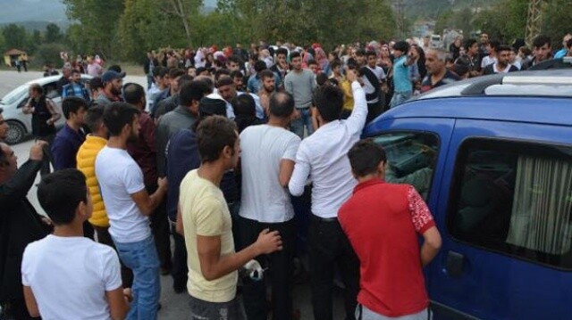 Karabük&#039;te köylülerden yol kapatma eylemi