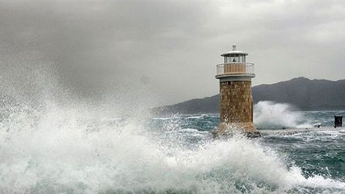 Karadeniz&#039;de kuvvetli fırtına uyarısı