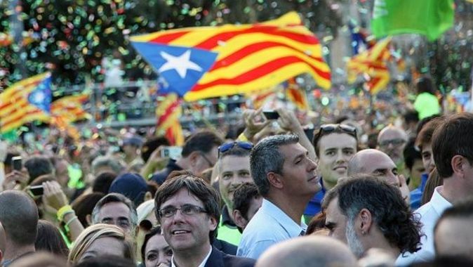 Madrid yönetiminden Katalonya kararı